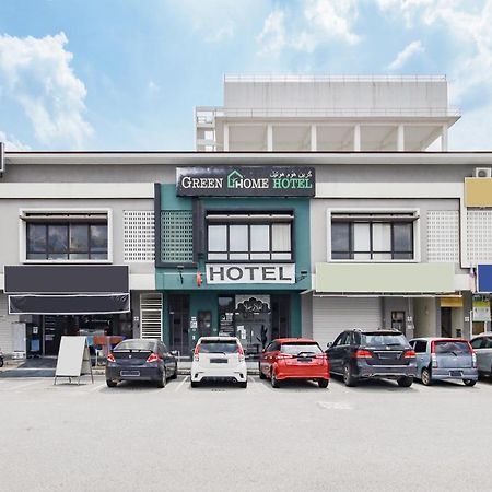 Oyo 90399 Green Home Hotel Syariah Sepang Exterior photo