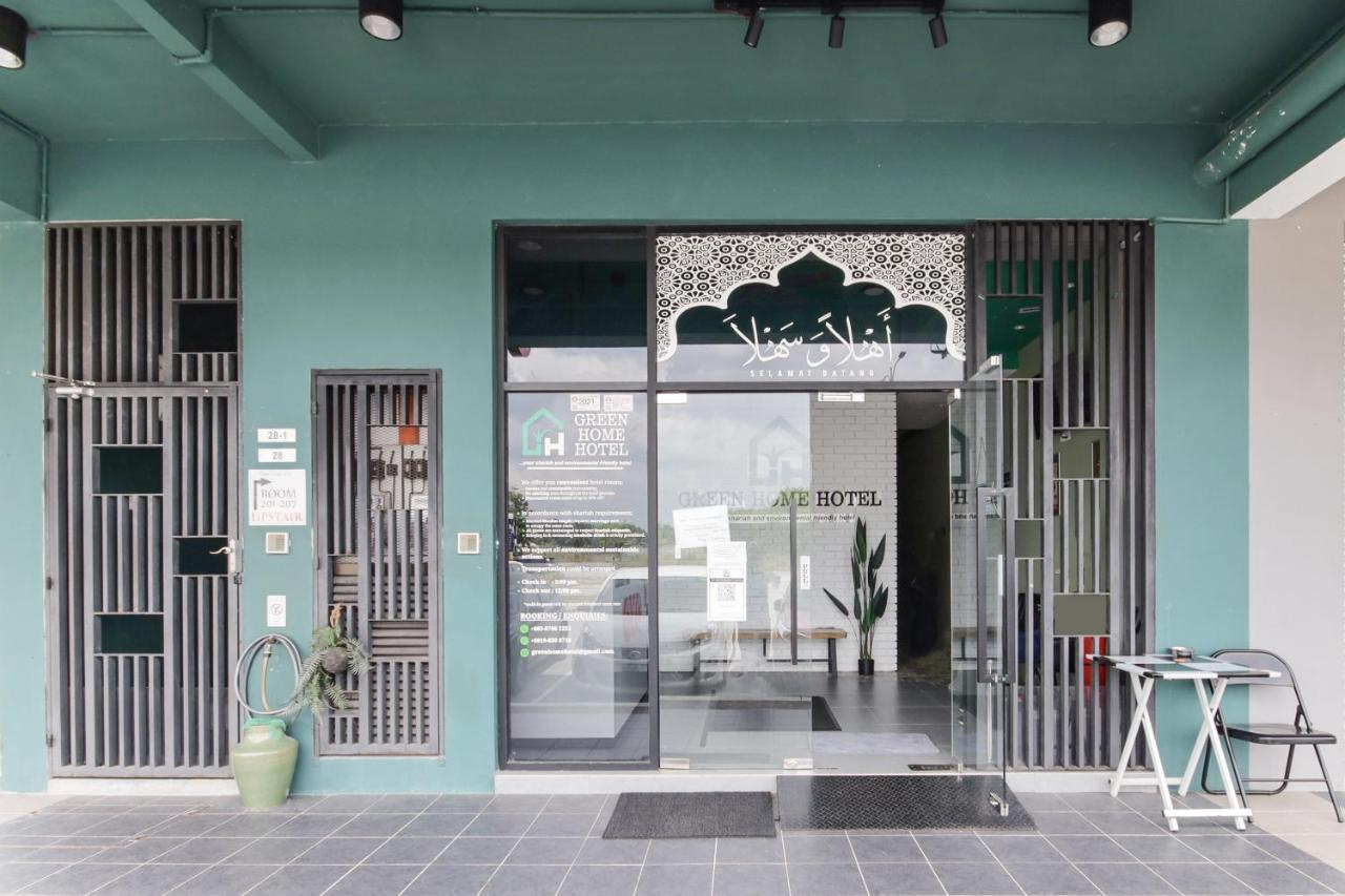 Oyo 90399 Green Home Hotel Syariah Sepang Exterior photo